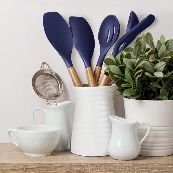nonstick kitchen utensils.